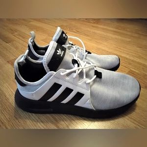 Adidas sneakers in a size 7 for mens